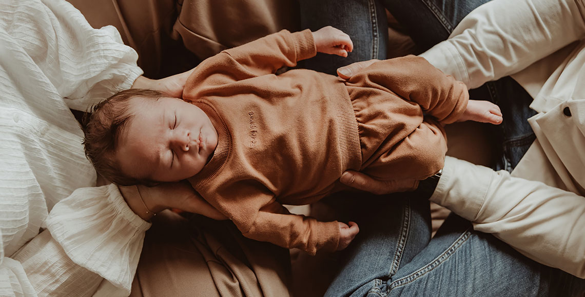 newborn fotograaf zeeland newbornshoot zeeland