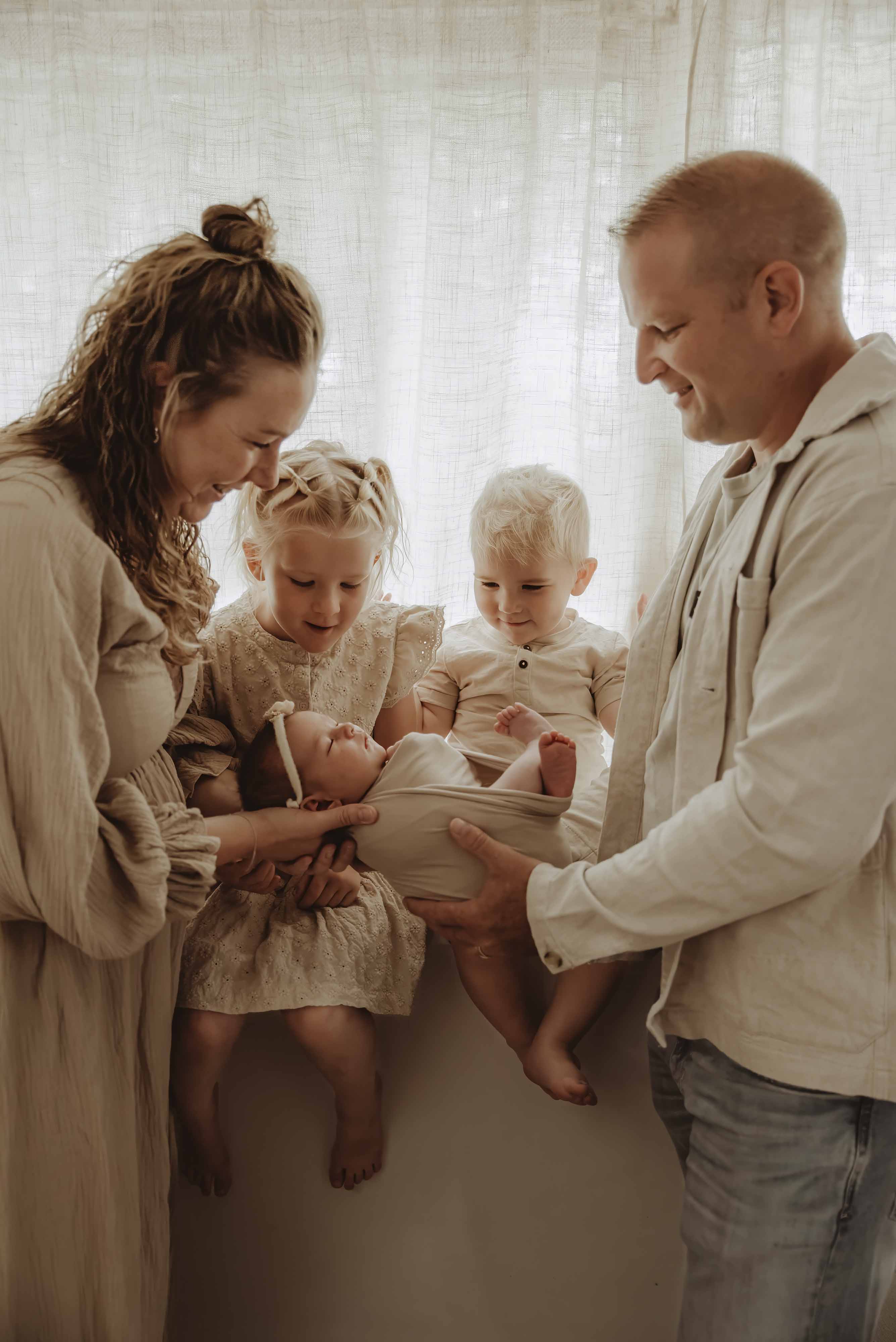 newborn fotograaf terneuzen zeeland zeeuws-vlaanderen gezinsfotograaf gezinsshoot zeeland